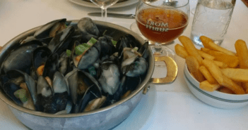 Ou manger des moules à Bruxelles? Manger des moules aux armes de Bruxelles