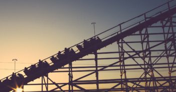 Les parcs d’attractions à Bruxelles et en Belgique Parc d'attraction en Belgique (c) https://pixabay.com/en/roller-coaster-amusement-park-1209490/ CC