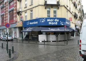 Comida de rua peixe Noordzee em Bruxelas