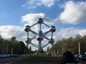 Αναμνηστική τοποθεσία φωτογραφίας στις Βρυξέλλες; Το Atomium
