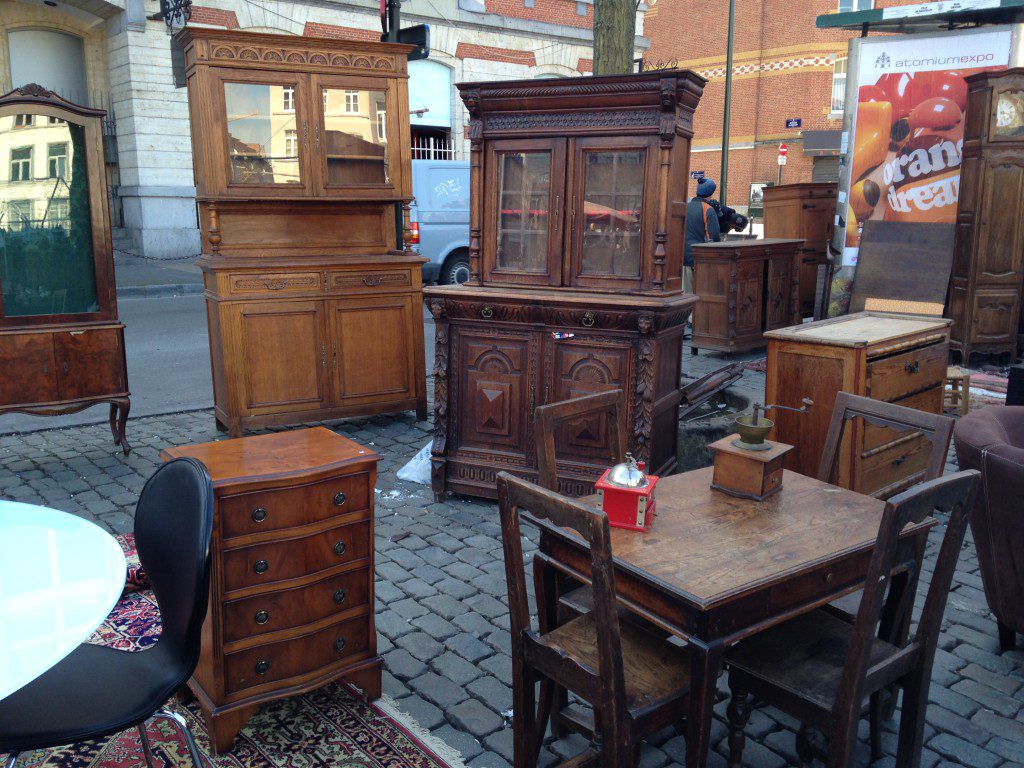 Marché aux puces place du jeu de balle