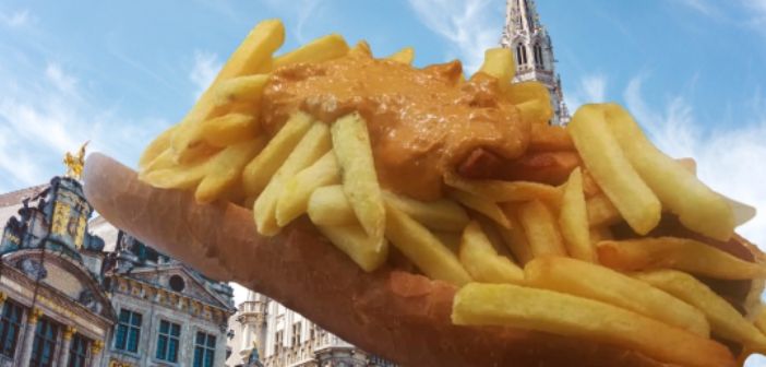 Het Belgische machinepistool, een culinaire curiositeit om absoluut te proeven in de Brusselse frituur