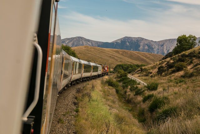 🚉🇧🇪👍 在 COVID-10 之后，将向每个比利时人提供 19 次旅行的铁路通票（SNCB）