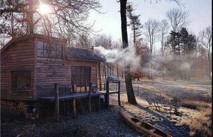 3 najlepsze niezwykłe miejsca do spania w domku nad wodą pod Brukselą