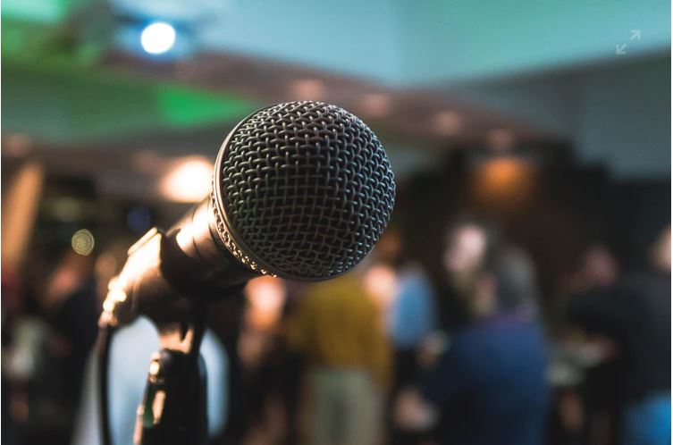 karaoke à Bruxelles (c) Unsplash karaoke à Bruxelles