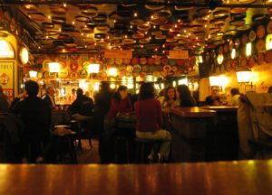 Meilleurs bar a biere bruxelles centre Delirium cafe copyright Wikipedia Jamie Lantzy