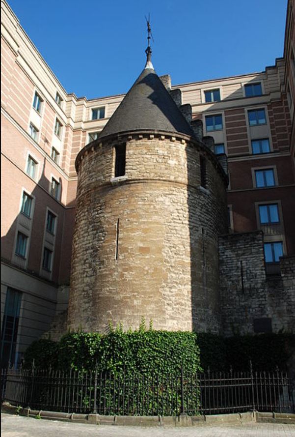 La tour noire (c) EmDee Wikipedia