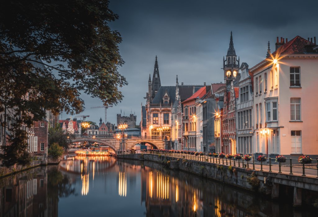 Ghent la nuit, c'est Romantique (c) Photo Azamat Esmurzieyev Unsplash