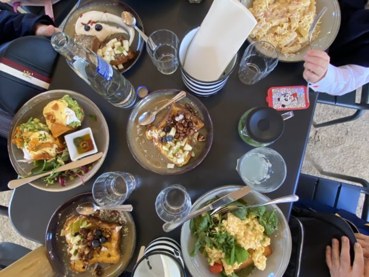 Trois Endroits sympas pour bruncher à Bruxelles avec une terrasse ☕🥐