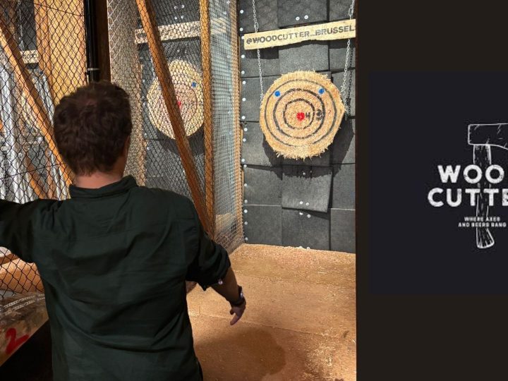 Une activité originale pour fêter l’anniversaire d’un ami… et on a testé Woodcutter à Bruxelles 🪓🎉