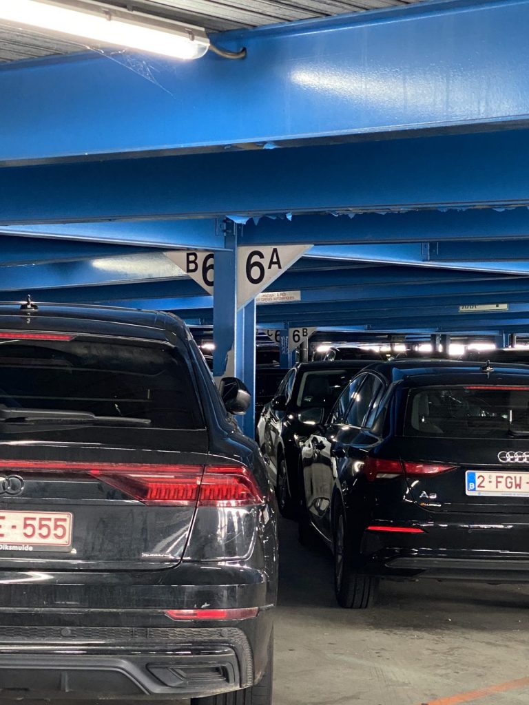 (c) Parking à Zaventem Airpot - Pierre Halleux 2026