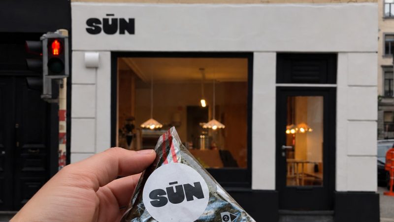 SŪN rue Defacqz : on a testé le coffee shop à onigiri