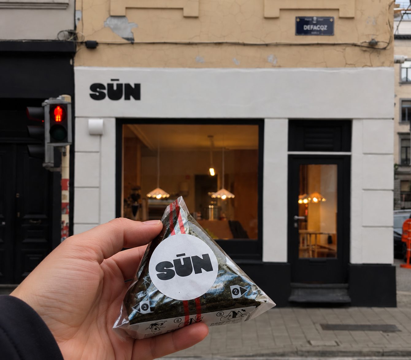 SŪN rue Defacqz : on a testé le coffee shop à onigiri