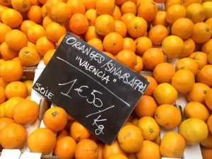 Πορτοκάλια στην αγορά βυρσοδεψεών