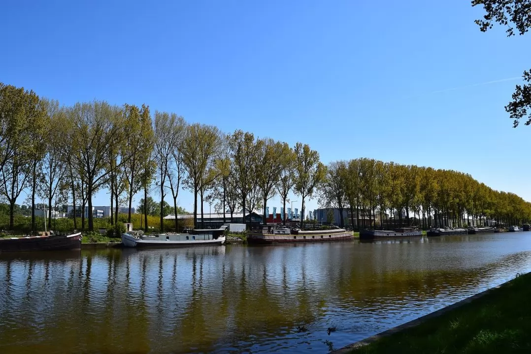 Brussels by Bike: the greenest and safest ride along the water in Brussels