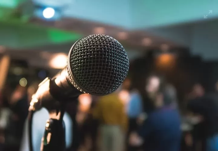 Melyek a legjobb karaoke bárok és privát szobák, ahol énekelhetsz Brüsszelben