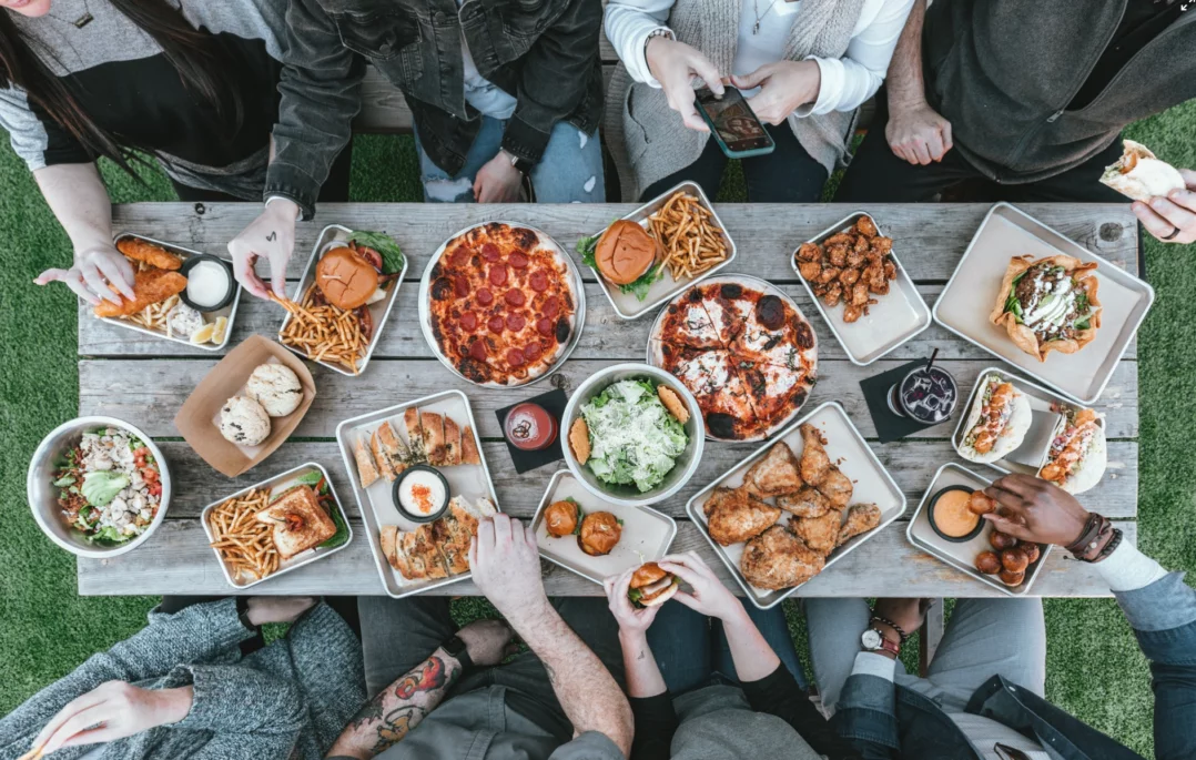 All you can eat (c) Unsplash Avatar of user Spencer Davis Spencer Davis @spencerdavis Spencer Davis