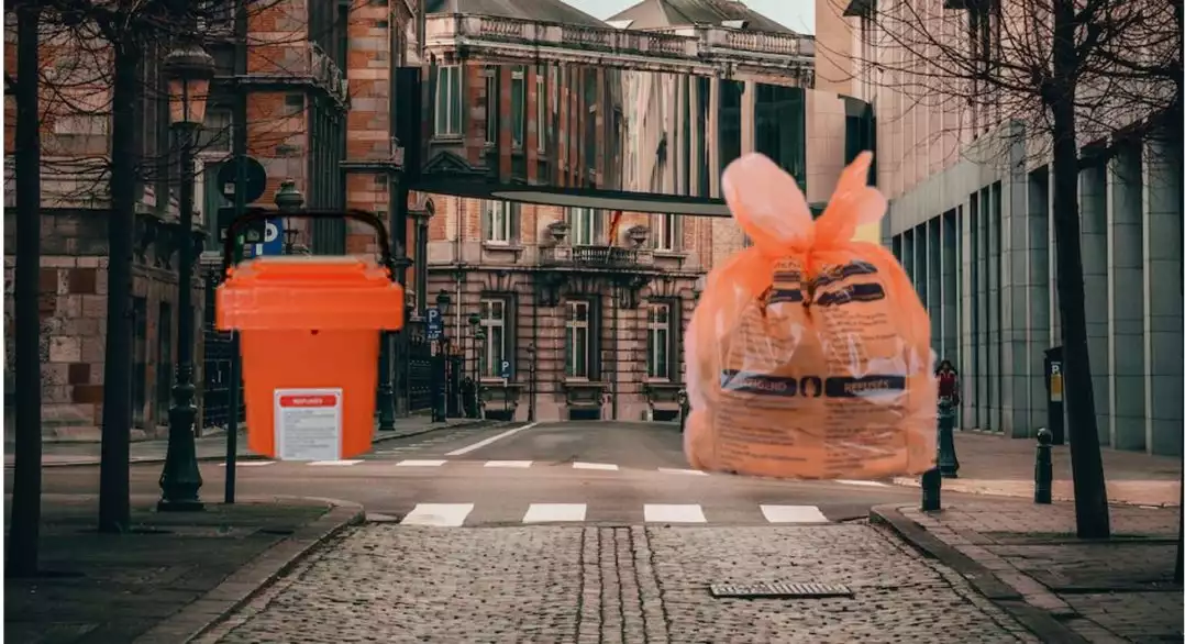 Bruxelles, cambio sacchi immondizia nel 2023: arancione obbligatoria!