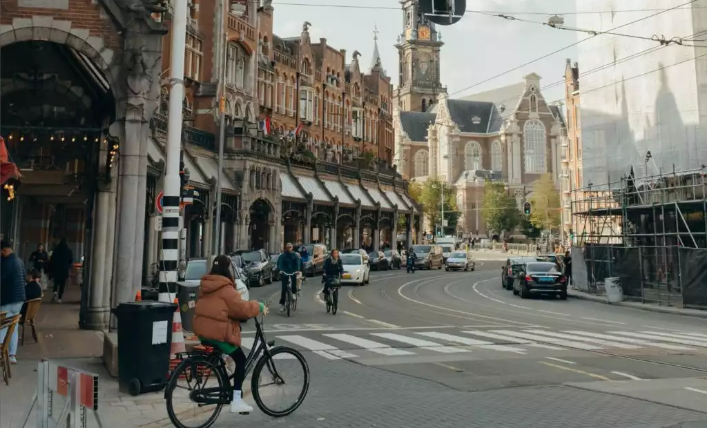 Fuji Nakama op Unsplash, Brussel op de fiets